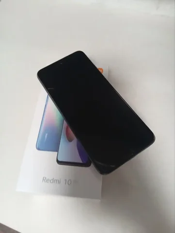 Продам Redmi 10 4/128 с дефектами - Электроника в Чебоксары