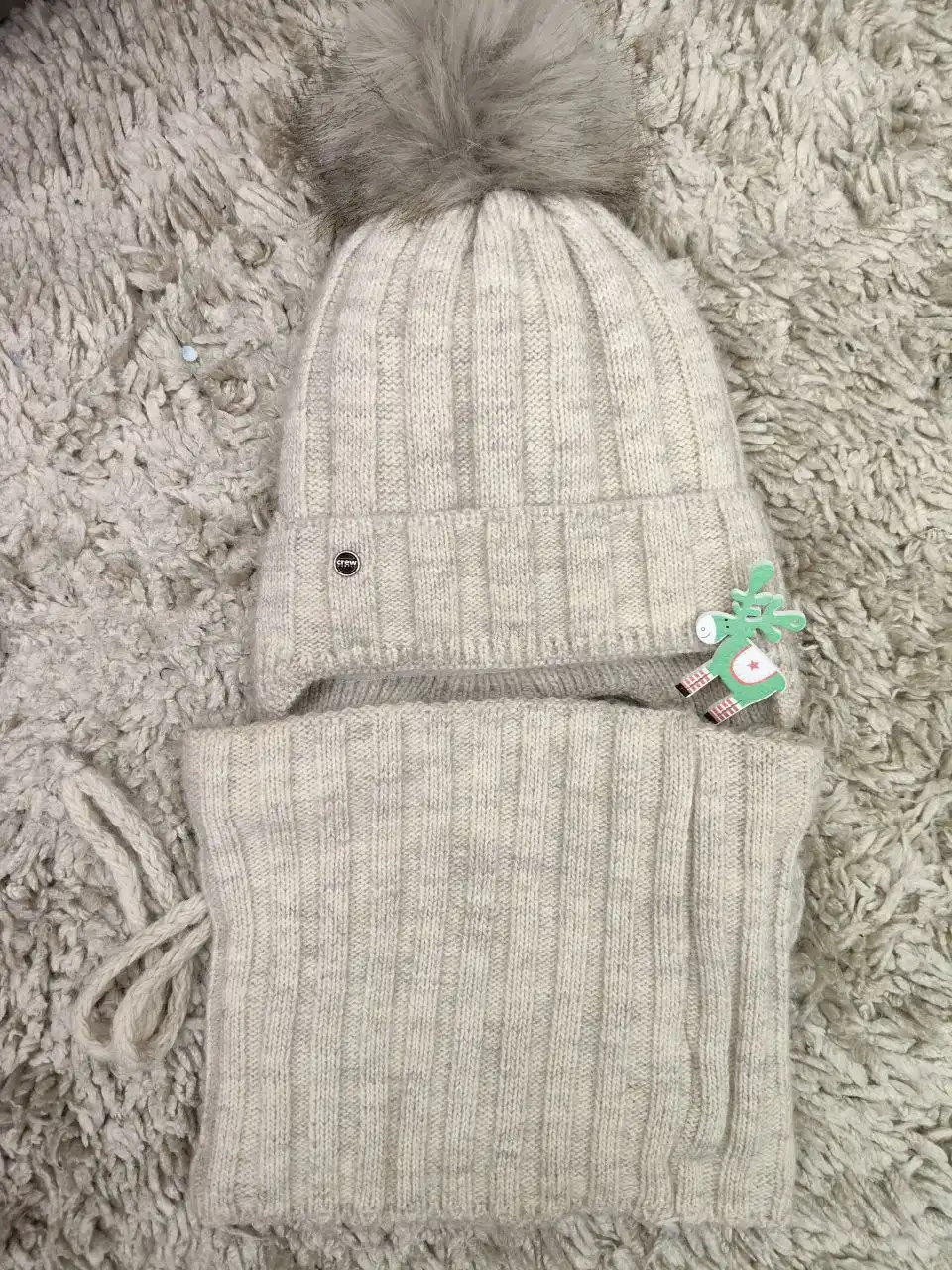 Комплект шапка и снуд