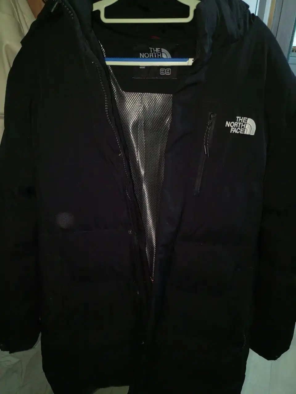 Продам зимнюю куртку 60 размера