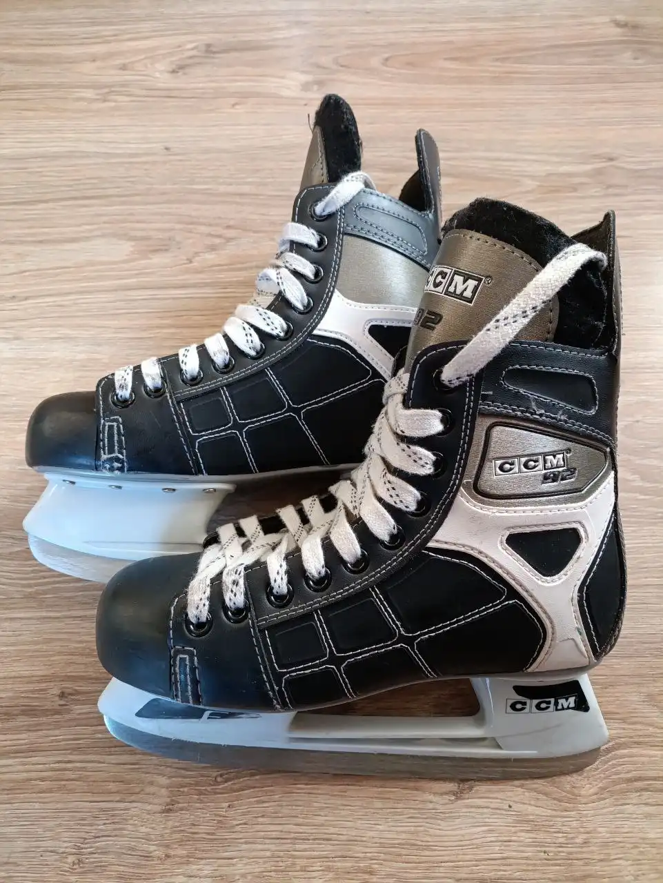 Продажа хоккейных коньков ССМ б/у в хорошем состоянии