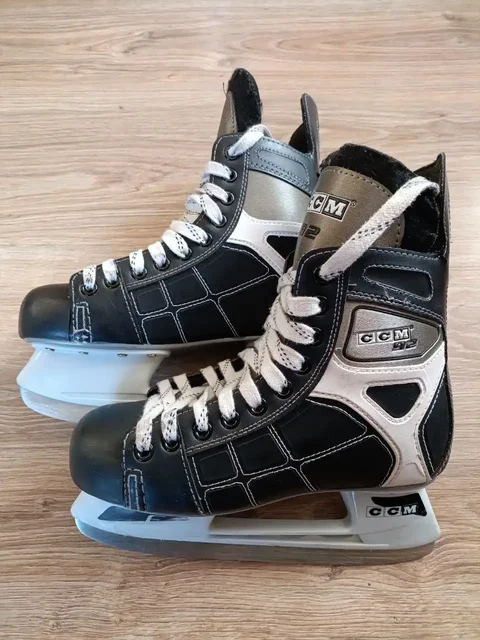 Продажа хоккейных коньков ССМ б/у в хорошем состоянии - Хобби и отдых в Чебоксары