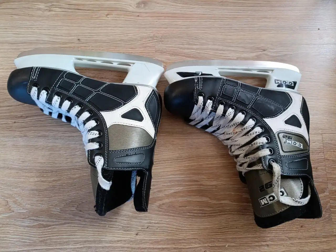 Продажа хоккейных коньков ССМ б/у в хорошем состоянии