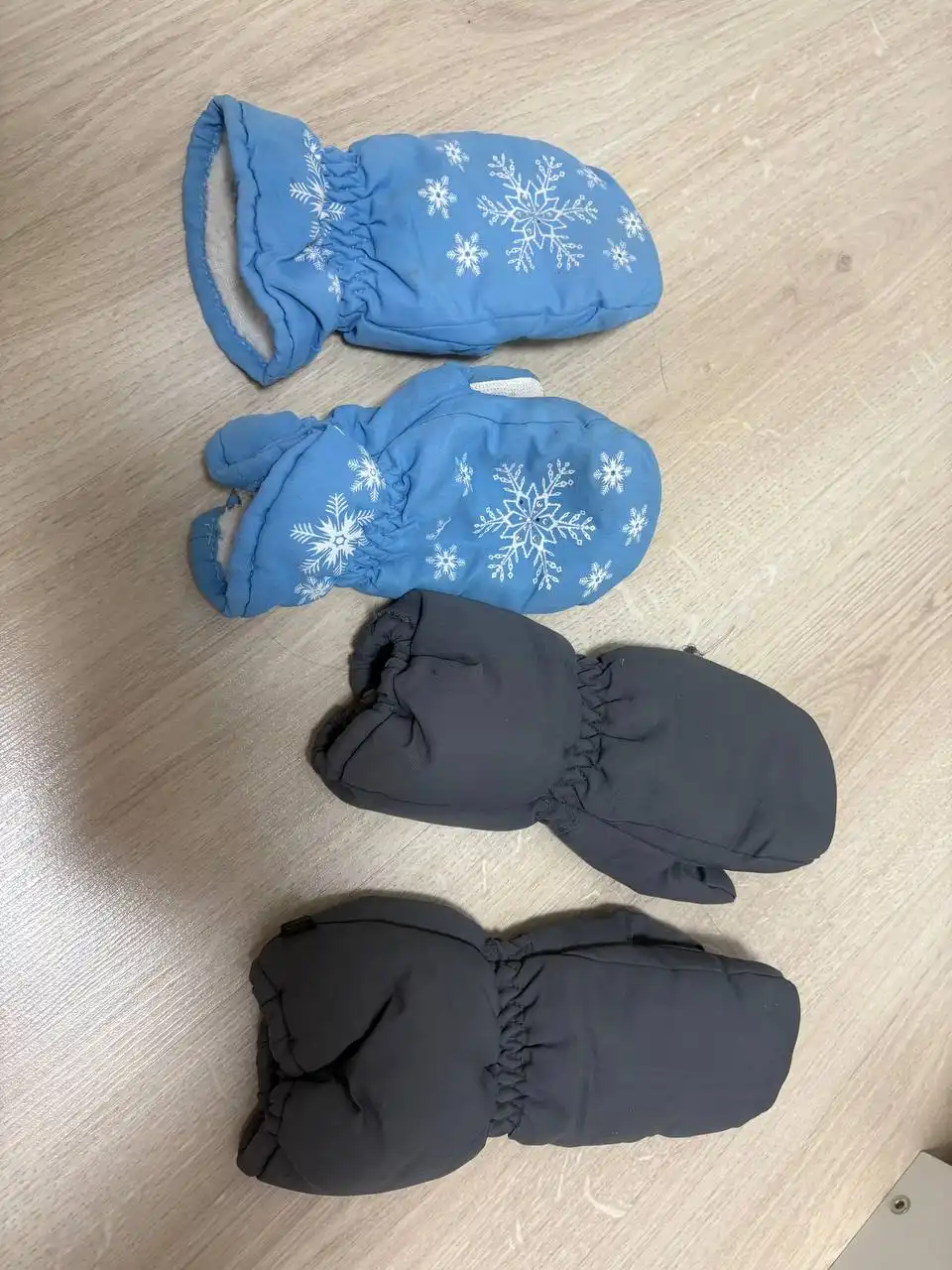 Комбинезон, кепка, варежки, чешки для детей