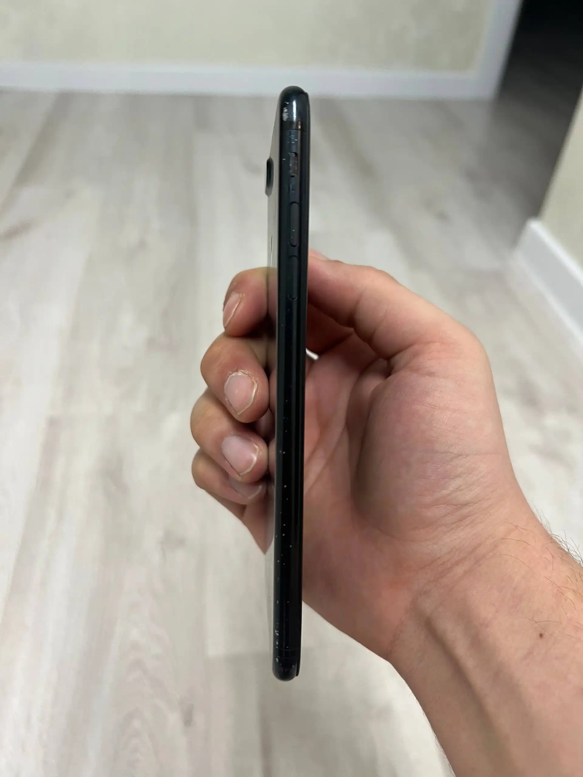 Смартфон с замененным дисплеем и динамиком