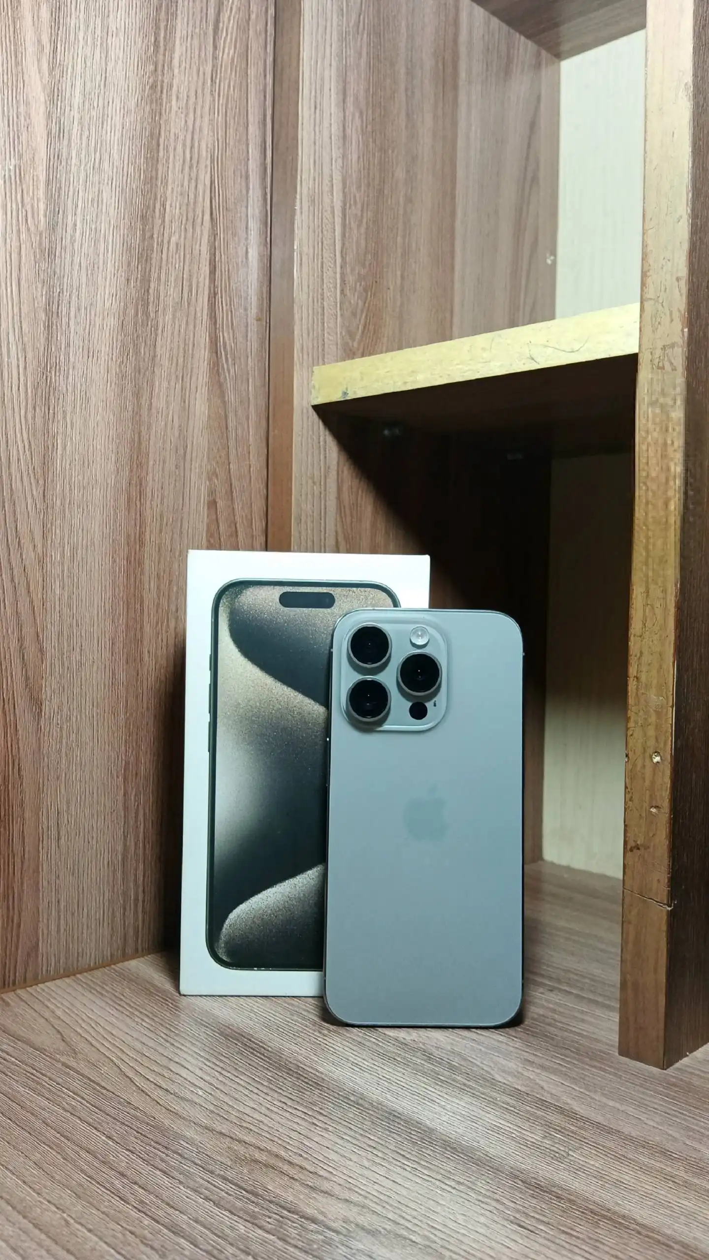 Продажа Iphone 15 Pro Natural Titanium 256гб