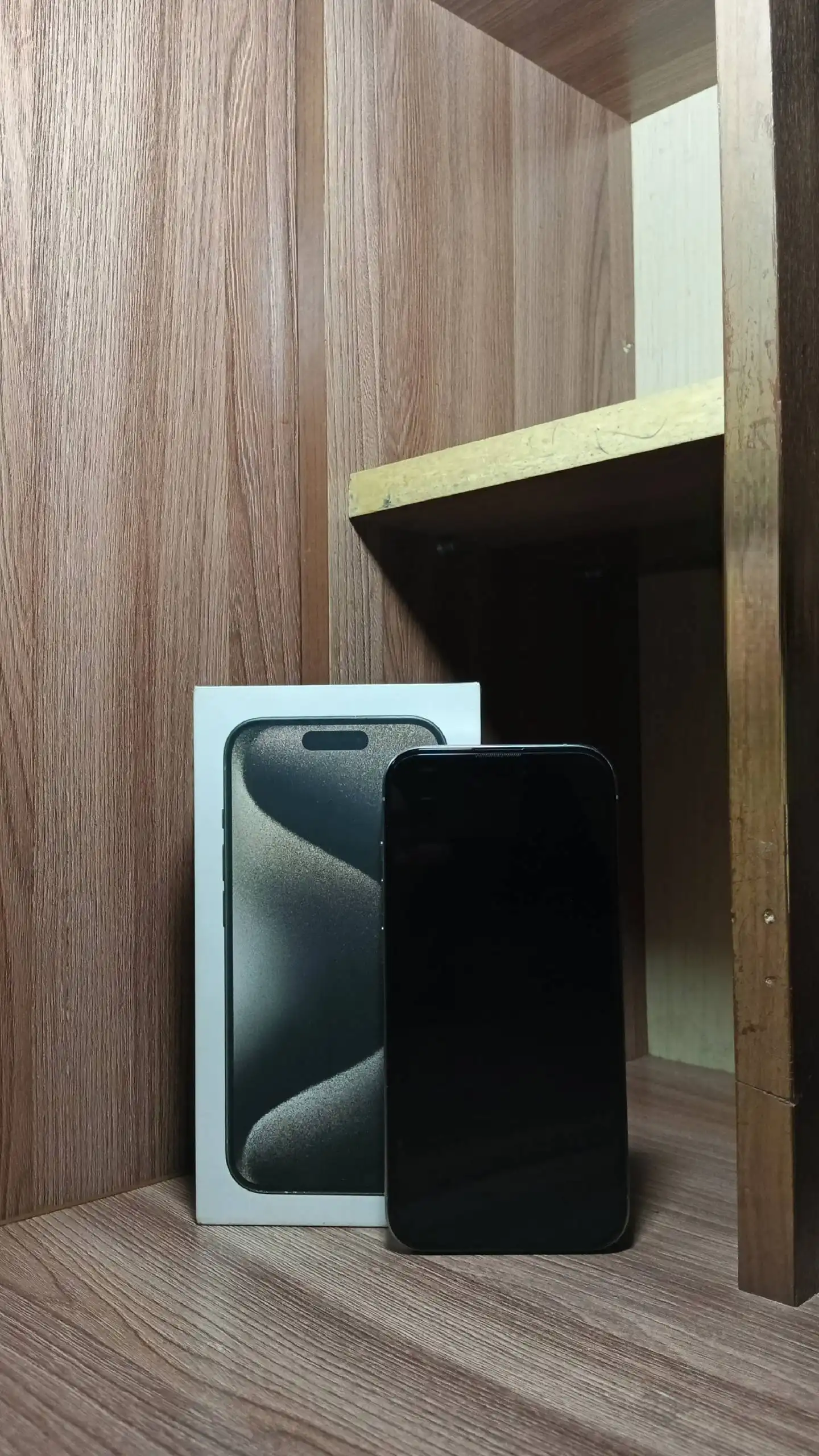 Продажа Iphone 15 Pro Natural Titanium 256гб