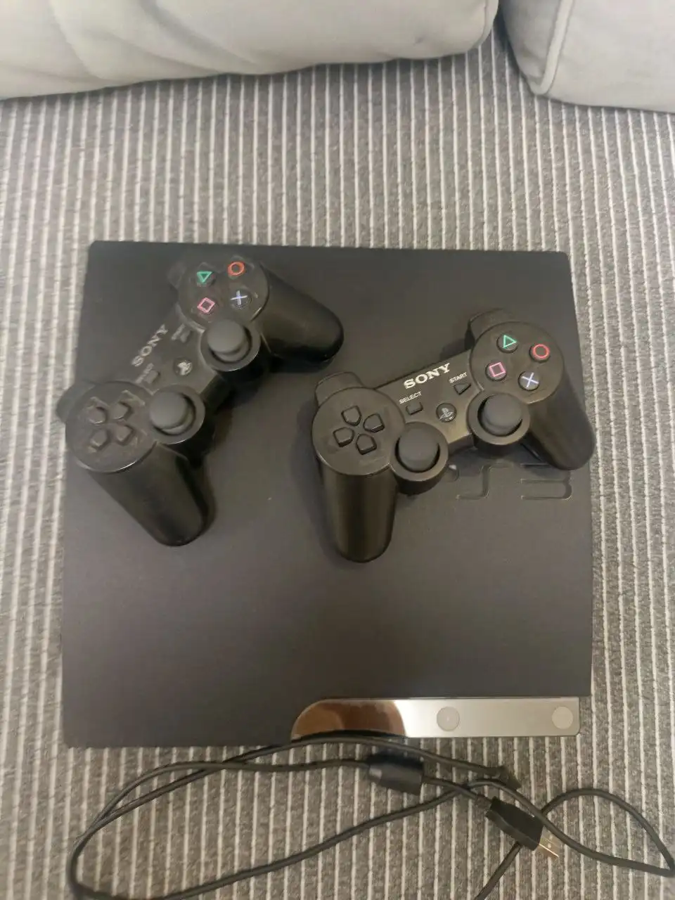 Продам PlayStation в идеальном состоянии