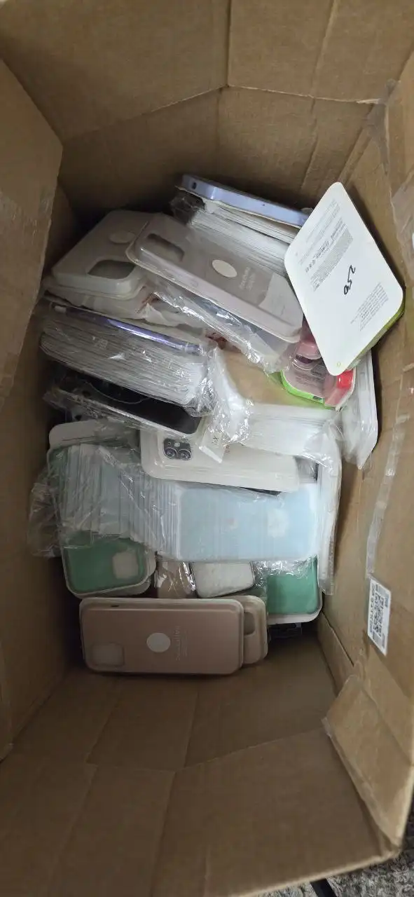 Отдам новые чехлы и стекла для iPhone - Аксессуары для телефонов (Электроника) в Чебоксары