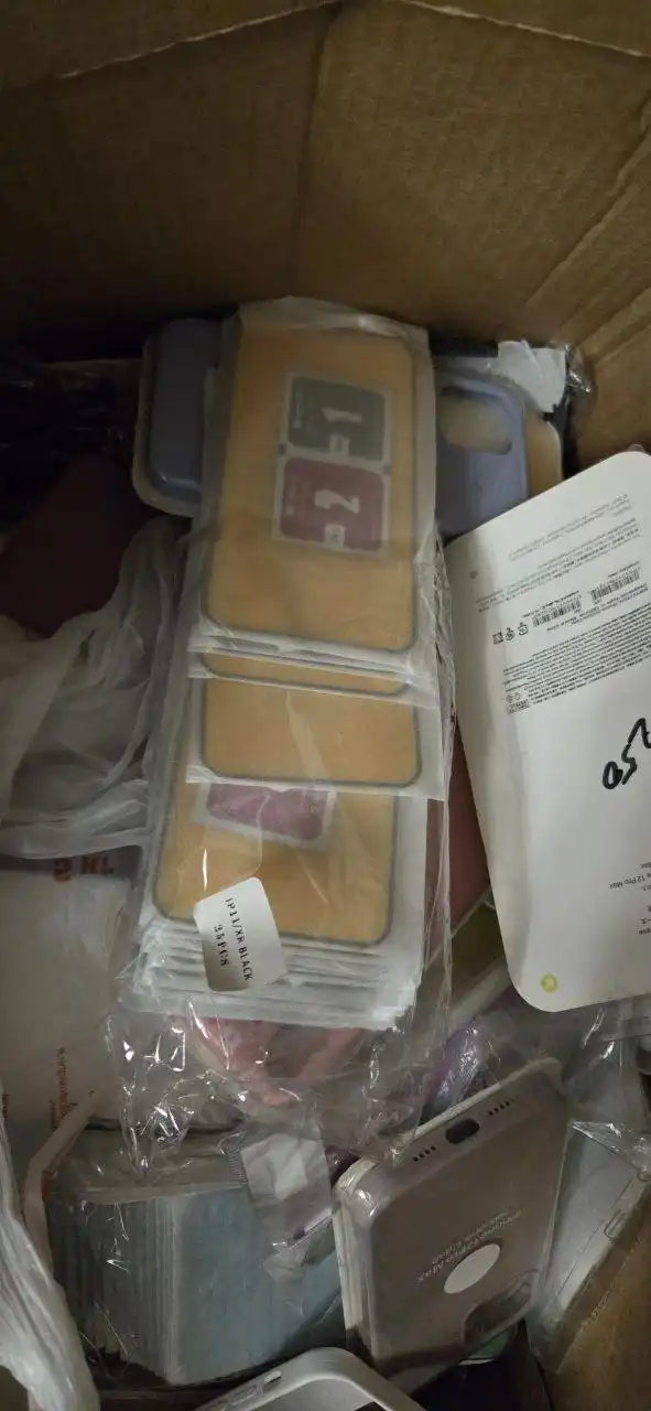 Отдам новые чехлы и стекла для iPhone - Аксессуары для телефонов (Электроника) в Чебоксары