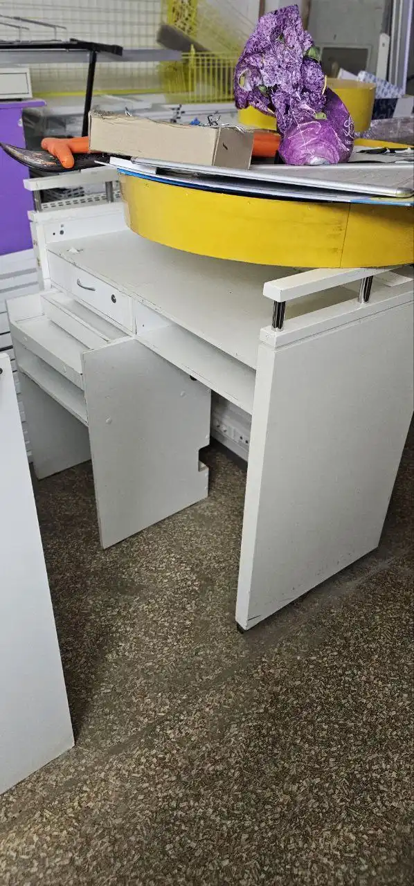 Продажа прикассового стола и витрины - Мебель (Барахолка) в Чебоксары