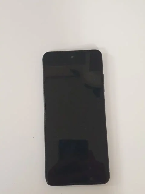 Tecno Spark 20c 128GB с неисправным экраном - Электроника в Чебоксары