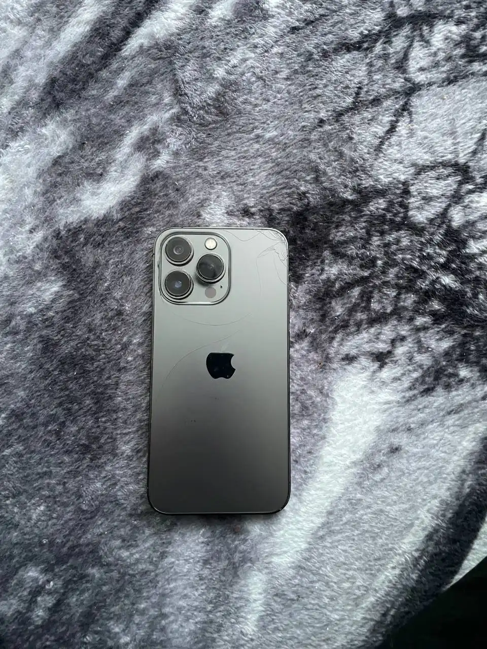 Айфон 13 про 128гб с дефектом на задней крышке - Смартфоны (Электроника) в Чебоксары