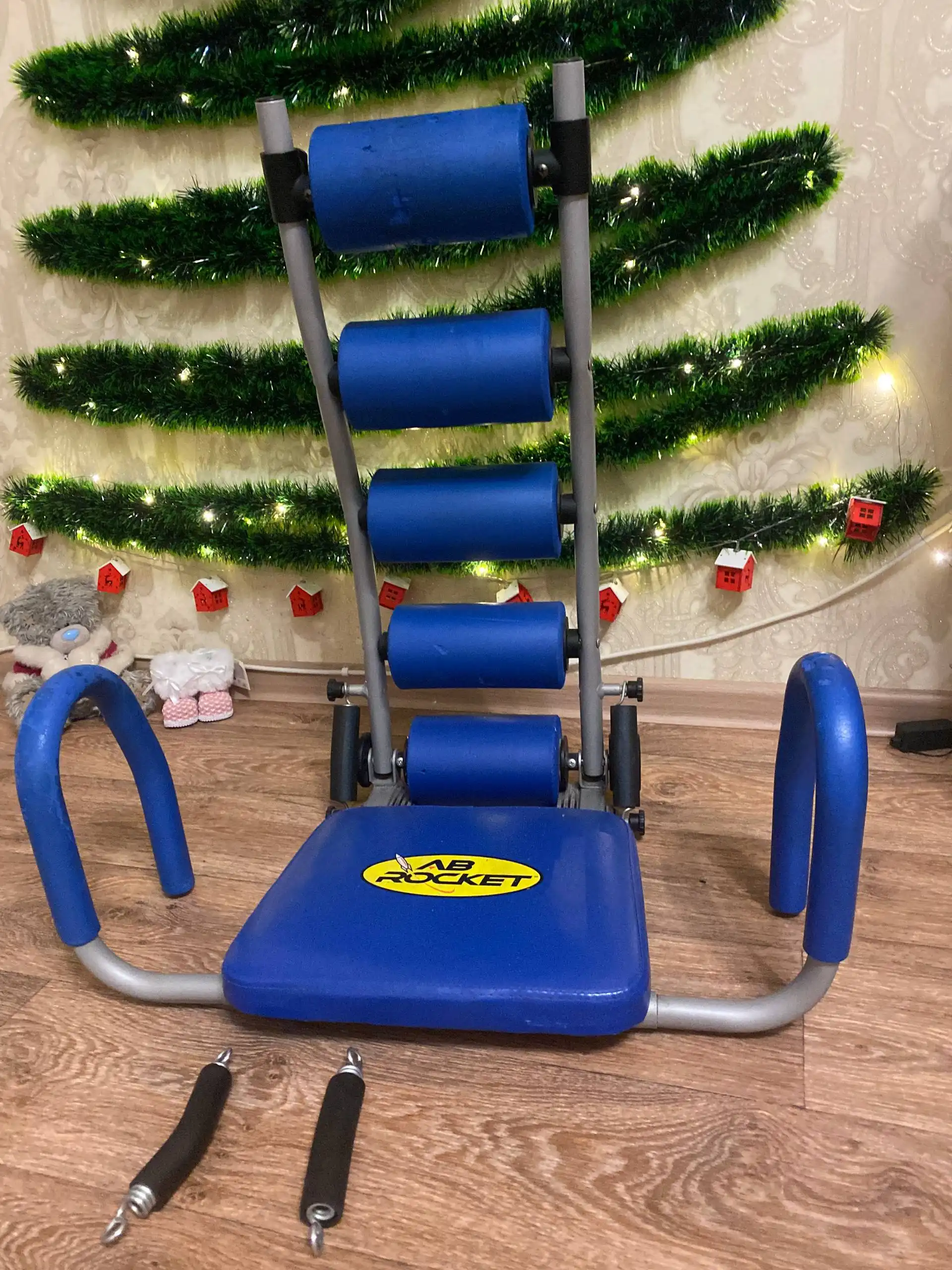 Спортивные штаны Gloria Jeans и тренажер для пресса AB Rocket - Барахолка в Чебоксары