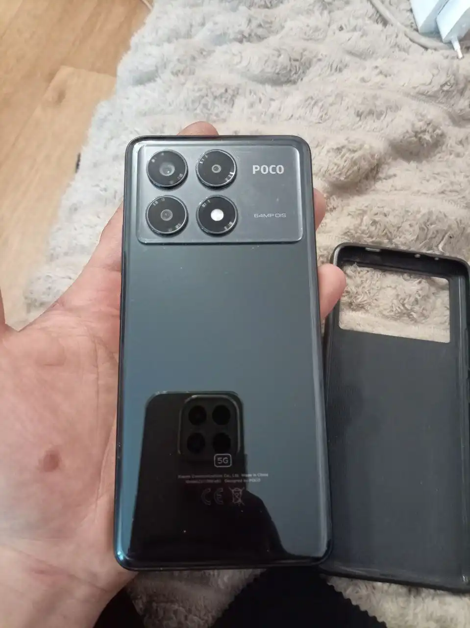 Телефон в рабочем состоянии с трещиной - Мобильные телефоны (Электроника) в Чебоксары