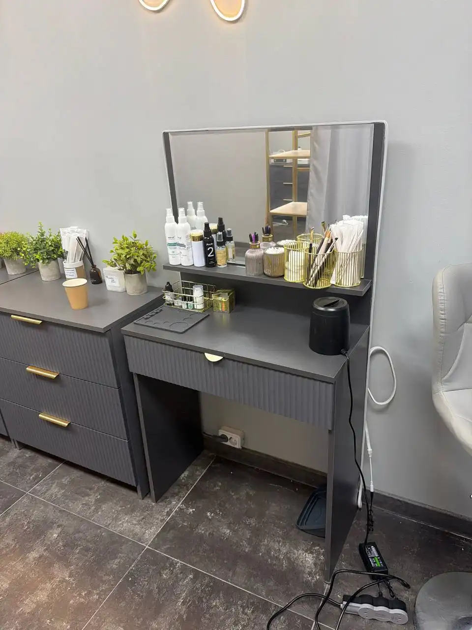 Продажа туалетного столика, этажерки, стеллажа и других предметов интерьера - Предметы интерьера (Барахолка) в Чебоксары