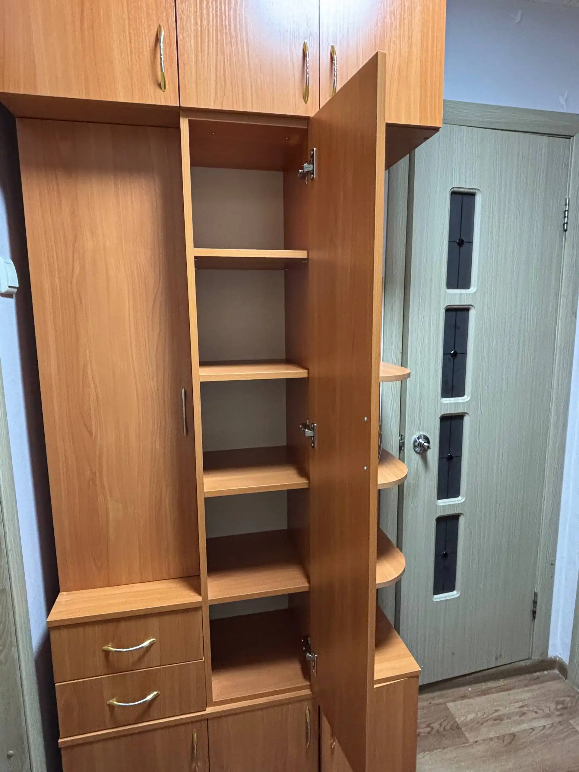 Продается шкаф высота 220 ширина 95 - Мебель (Барахолка) в Чебоксары