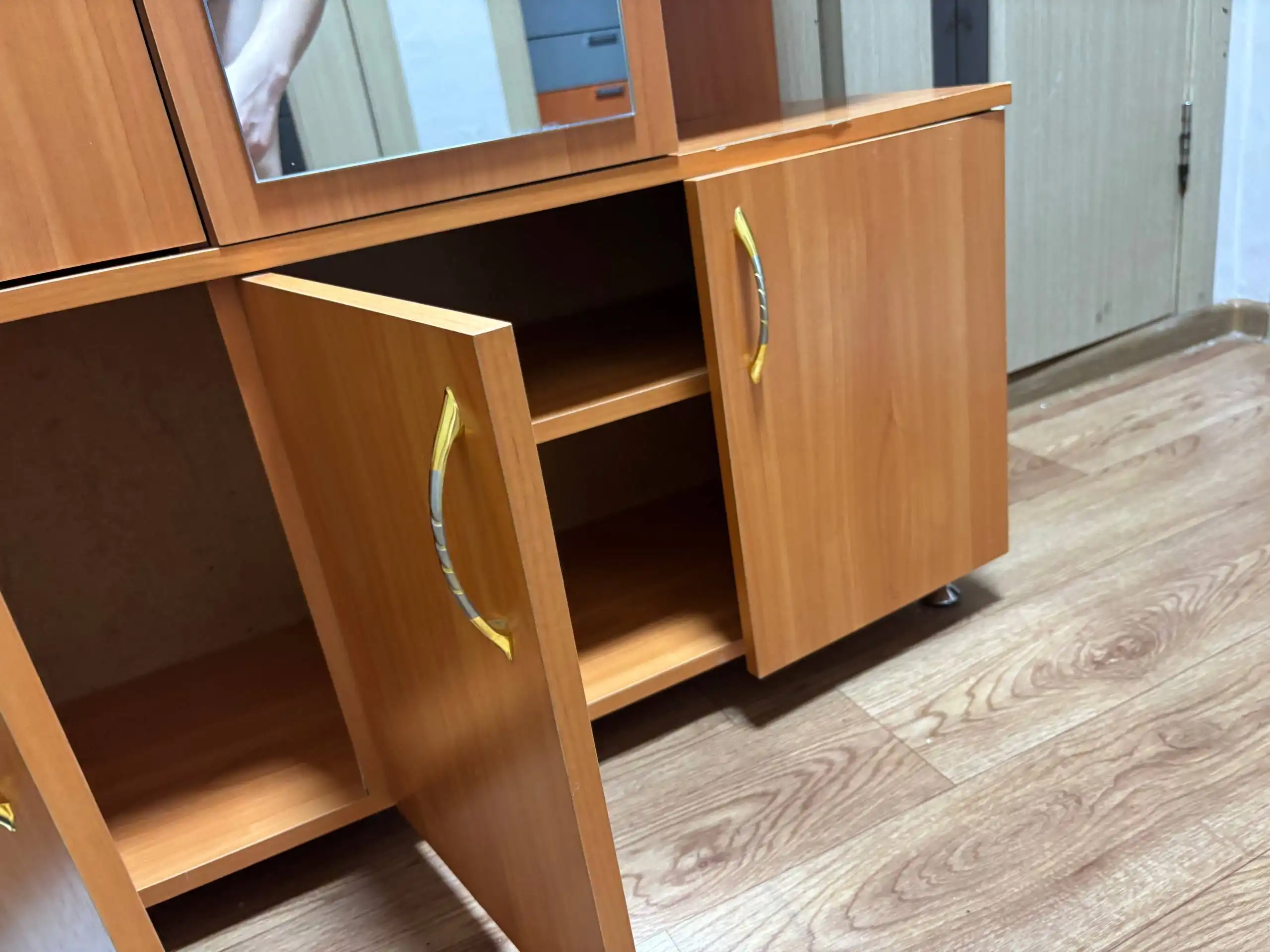 Продается шкаф высота 220 ширина 95 - Мебель (Барахолка) в Чебоксары