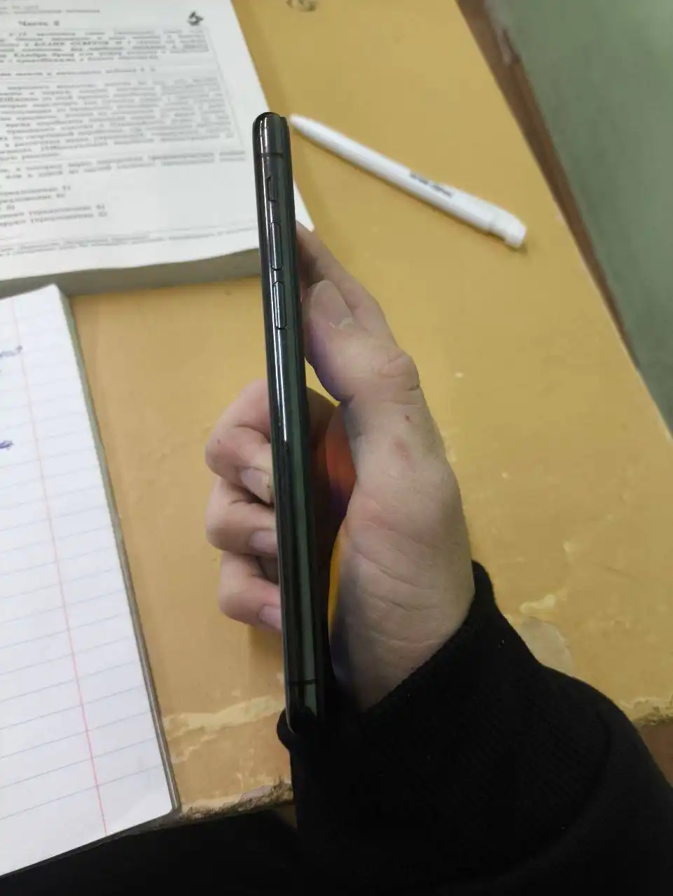 Обмен iPhone X 64 ГБ черный с аксессуарами - Обмен (Барахолка) в Чебоксары