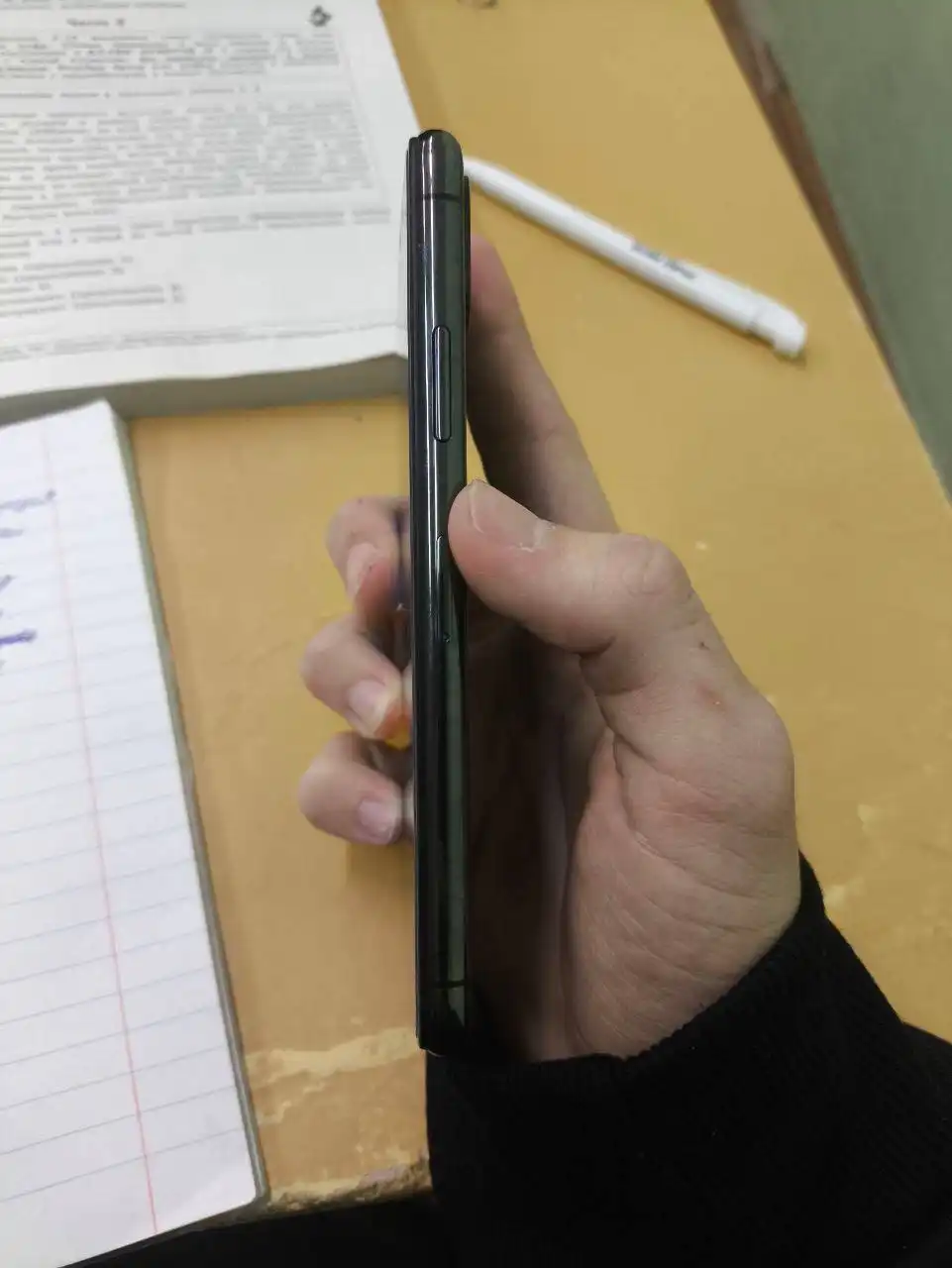 Обмен iPhone X 64 ГБ черный с аксессуарами - Обмен (Барахолка) в Чебоксары