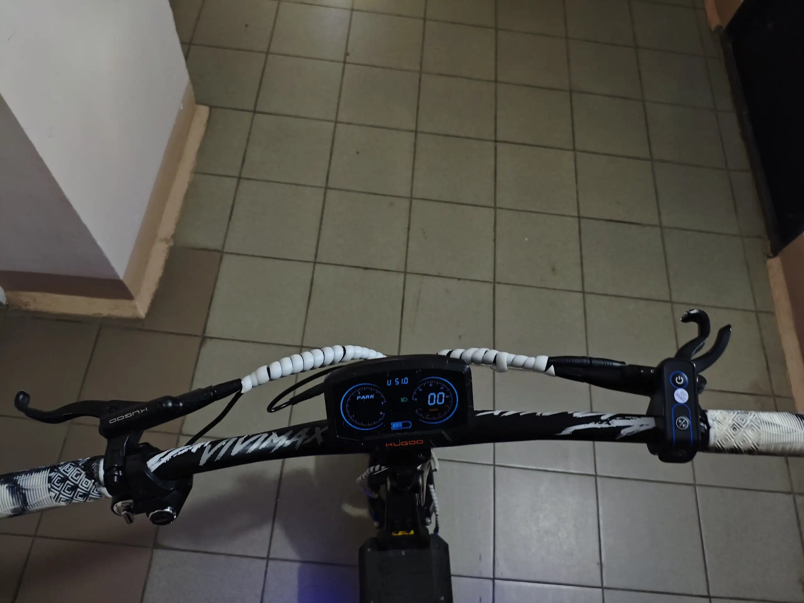 Самокат Kugoo F3 Pro Max с доп. аксессуарами - Электроника в Чебоксары