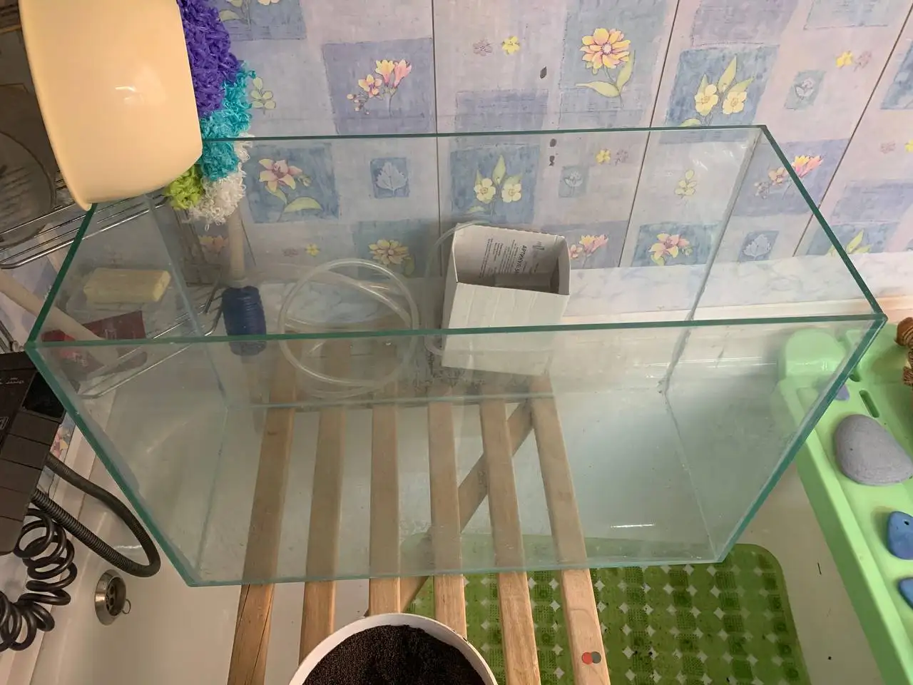 Аквариум на 60-70 литров с декорациями - Аквариумистика (Барахолка) в Чебоксары