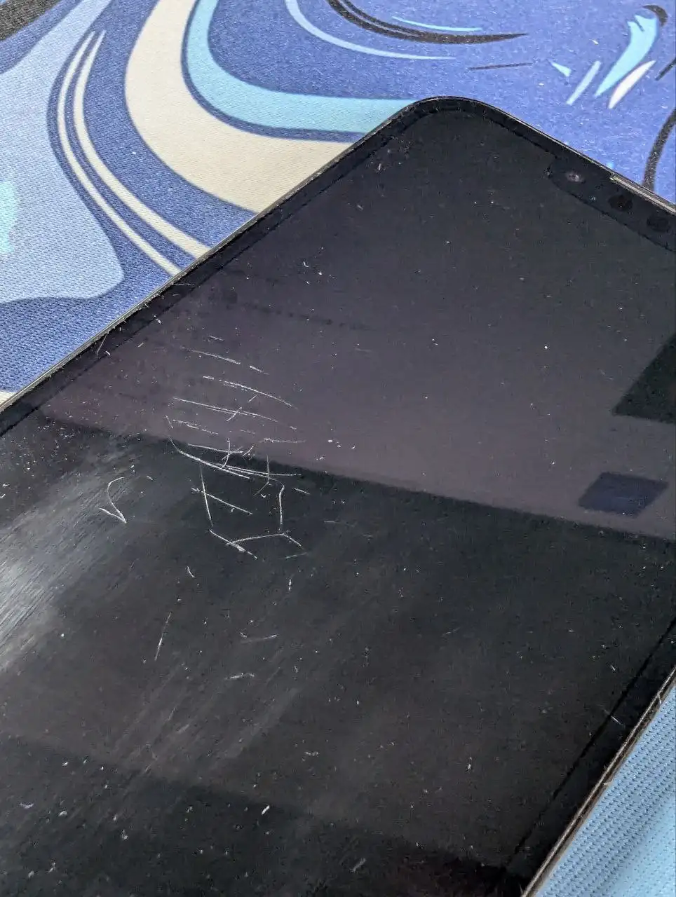 iPhone 13 Pro 128гб с царапинами на экране - Смартфоны (Электроника) в Чебоксары