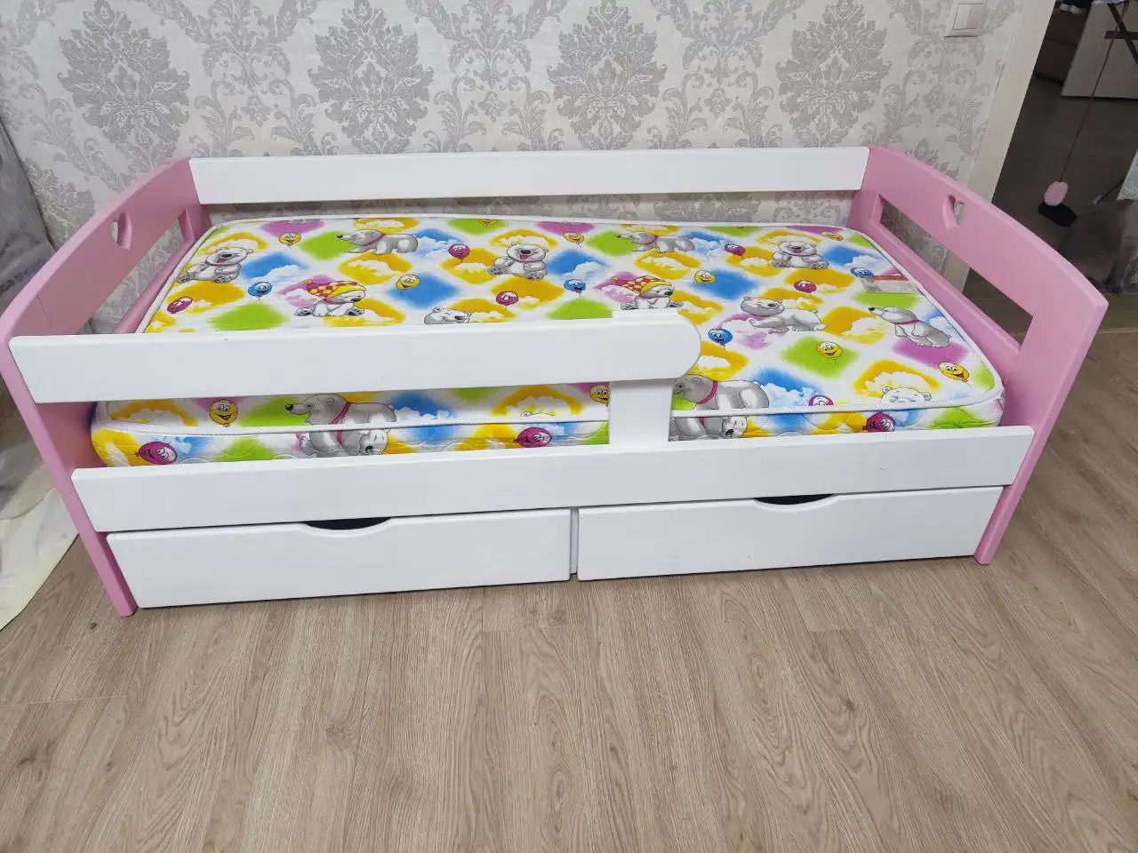 Кровать 80*160 из массива березы с матрасом Орматек и выдвижными ящиками - Мебель (Для дома и дачи) в Чебоксары