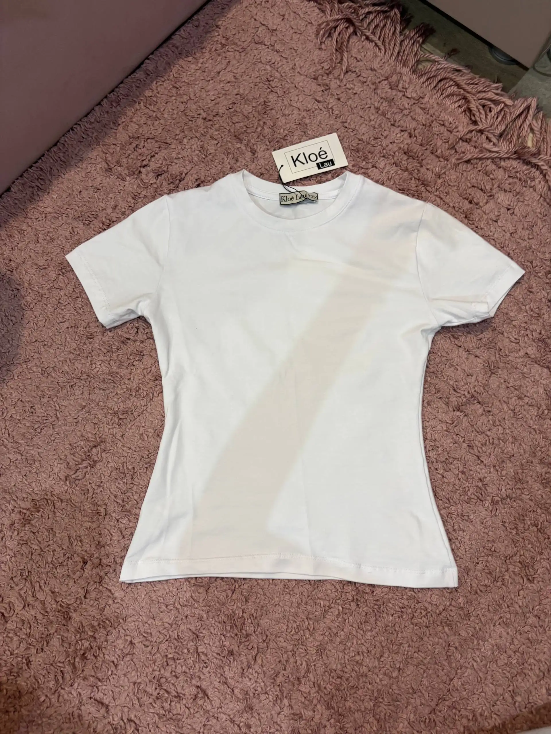 Продажа женской обтягивающей футболки XS - Одежда в Чебоксары