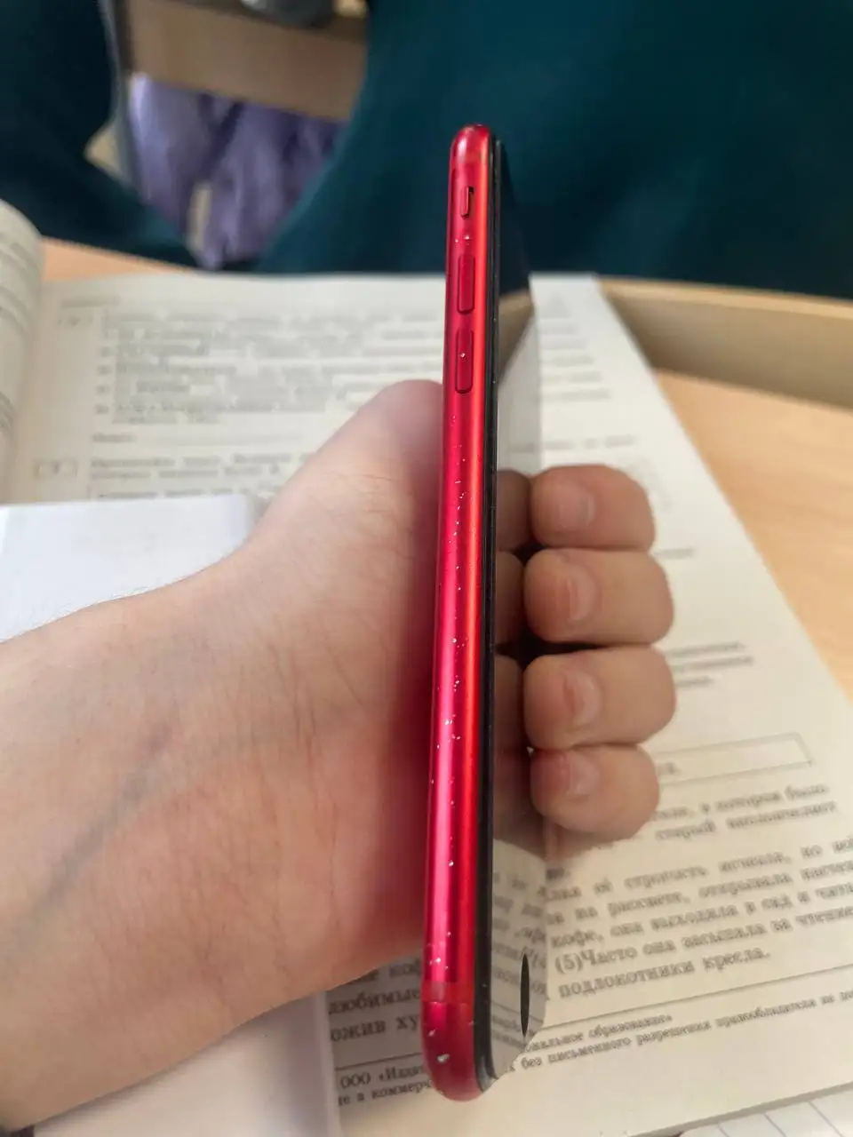 Обмен iPhone SE 2020 с дефектами - Смартфоны (Электроника) в Чебоксары