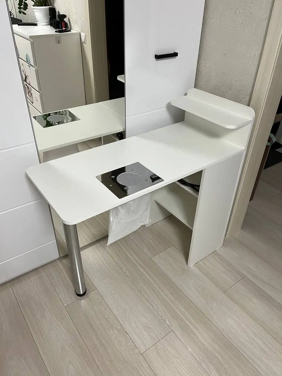 Маникюрный стол с вытяжкой - Барахолка в Чебоксары