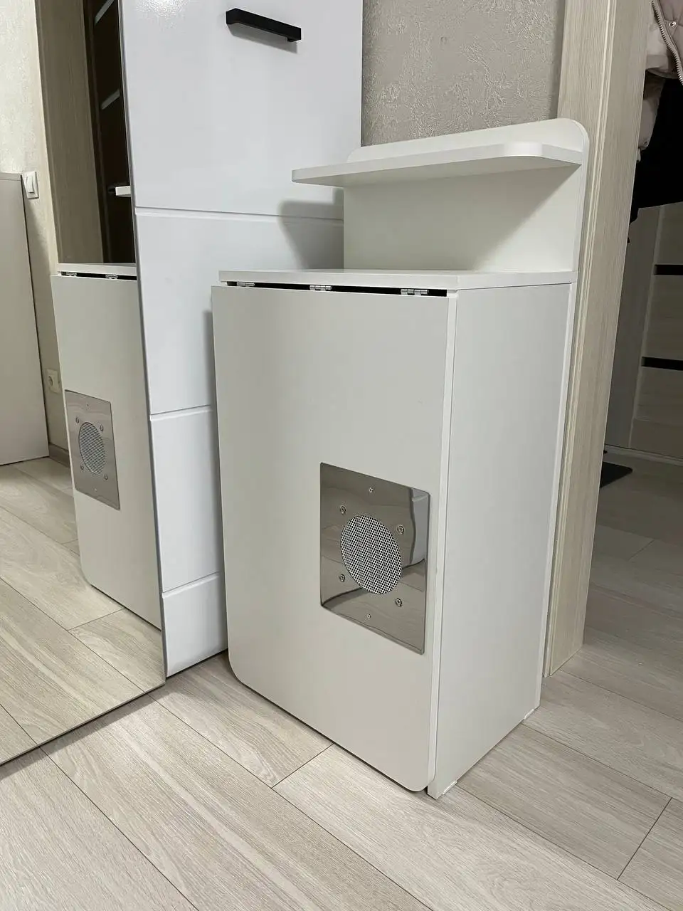 Продажа нового маникюрного стола с вытяжкой - Оборудование для салонов красоты (Готовый бизнес и оборудование) в Чебоксары