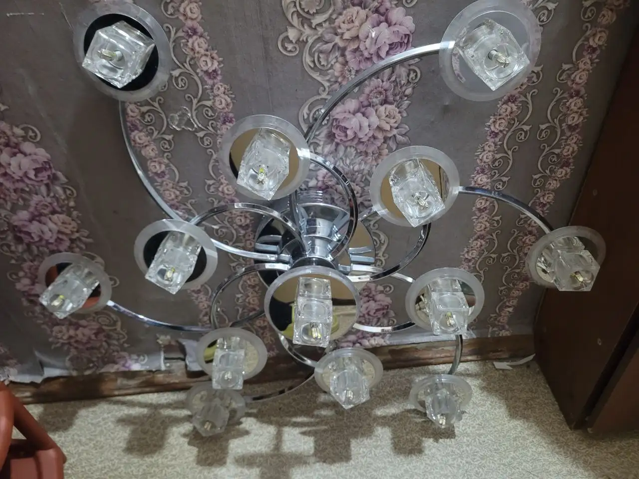 Продам потолочную люстру в отличном состоянии - Освещение (Барахолка) в Чебоксары