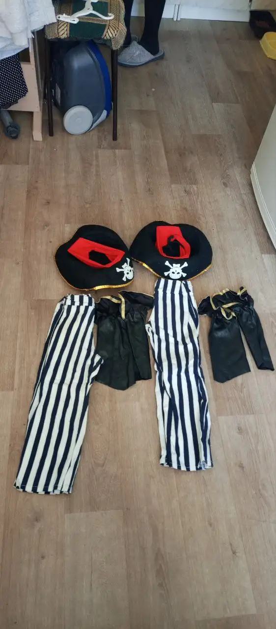 Продам костюмы - Одежда в Чебоксары