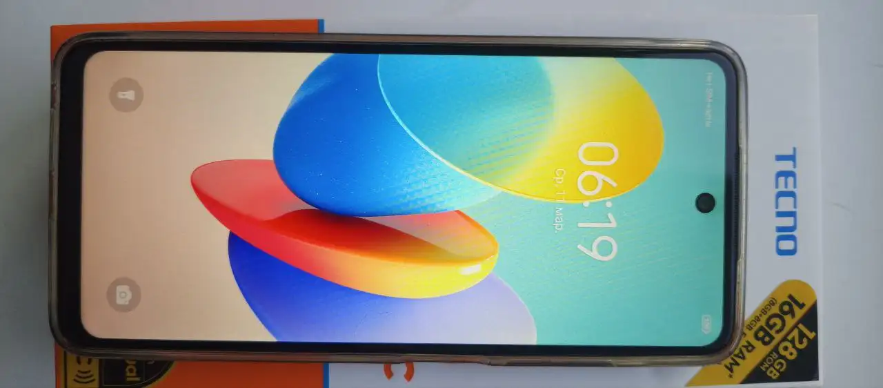 Смартфон 8/128 ГБ с чехлами - Смартфоны (Электроника) в Чебоксары