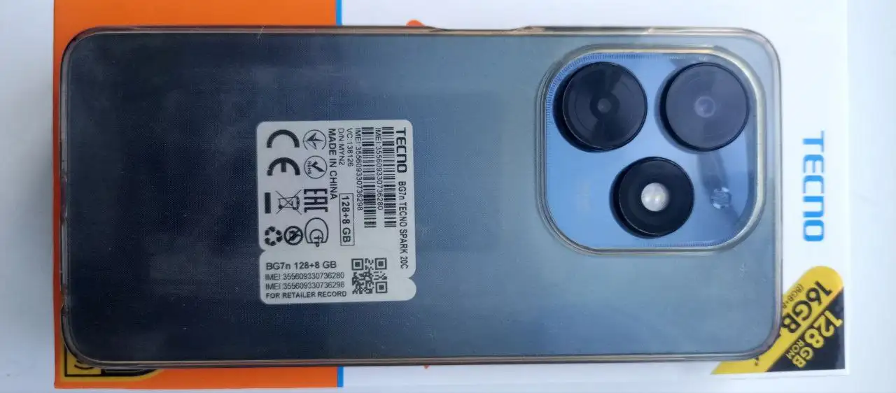 Смартфон 8/128 ГБ с чехлами - Смартфоны (Электроника) в Чебоксары