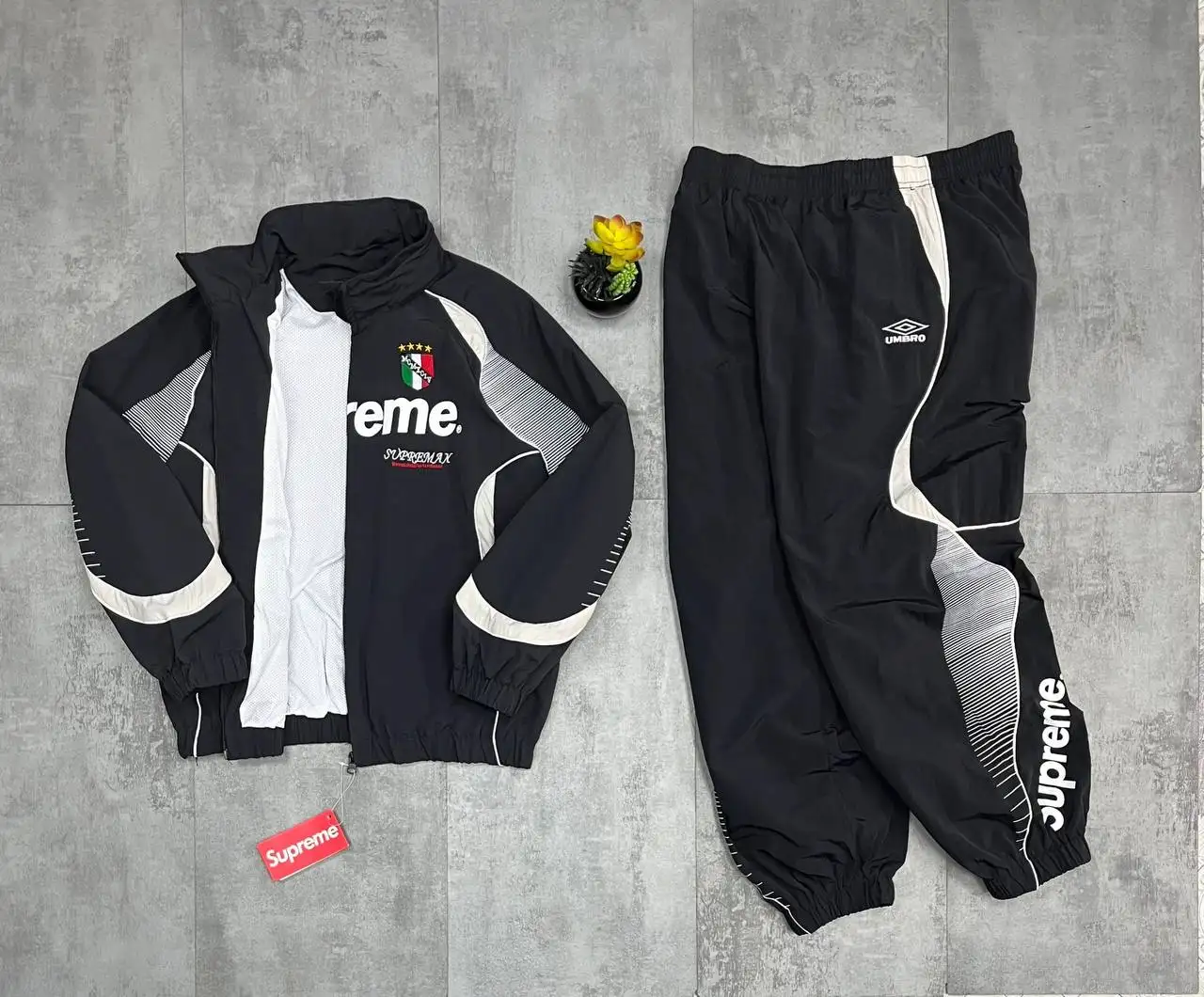 Продам спортивку Supreme - Спортивная одежда (Одежда) в Чебоксары