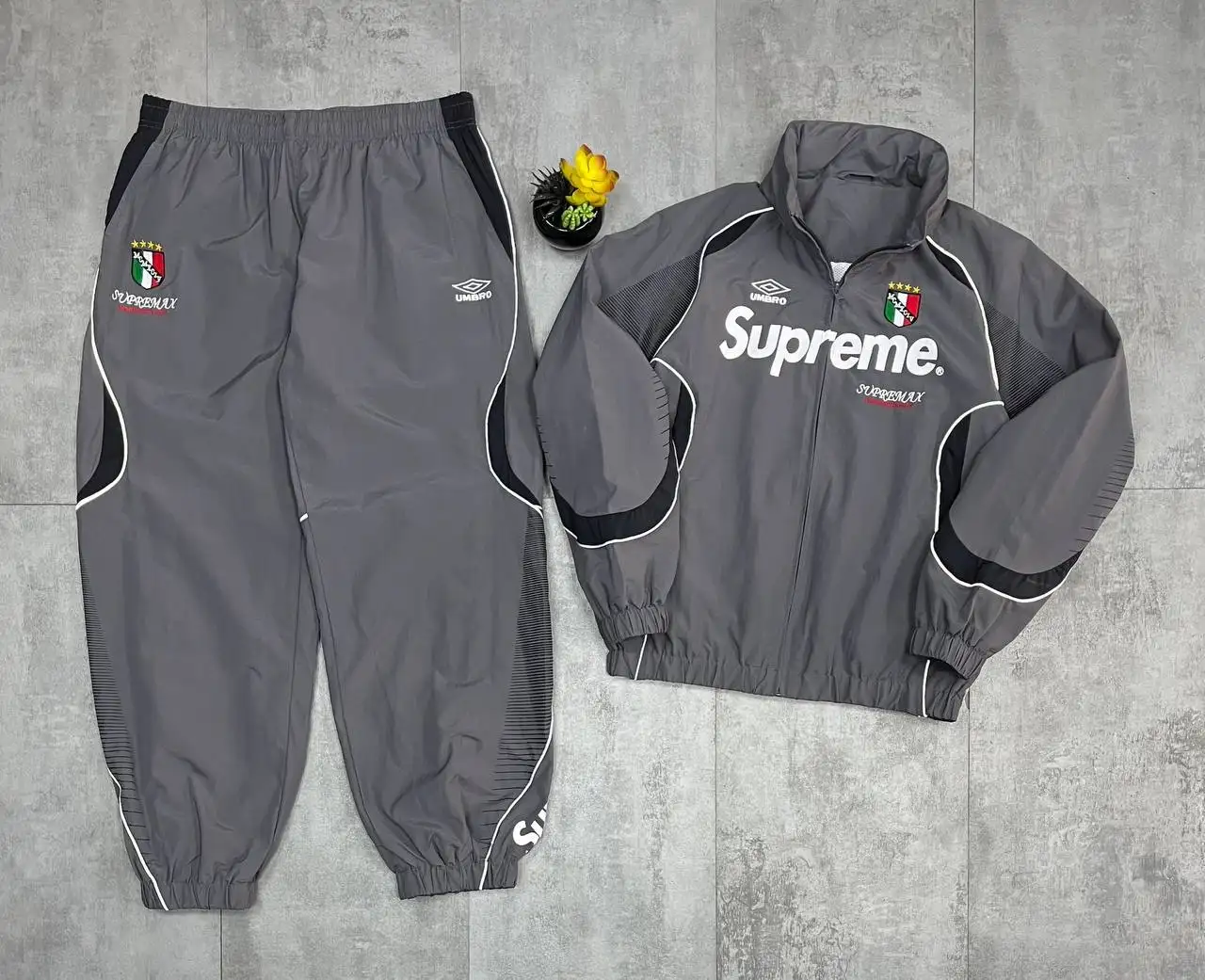 Продам спортивку Supreme - Спортивная одежда (Одежда) в Чебоксары