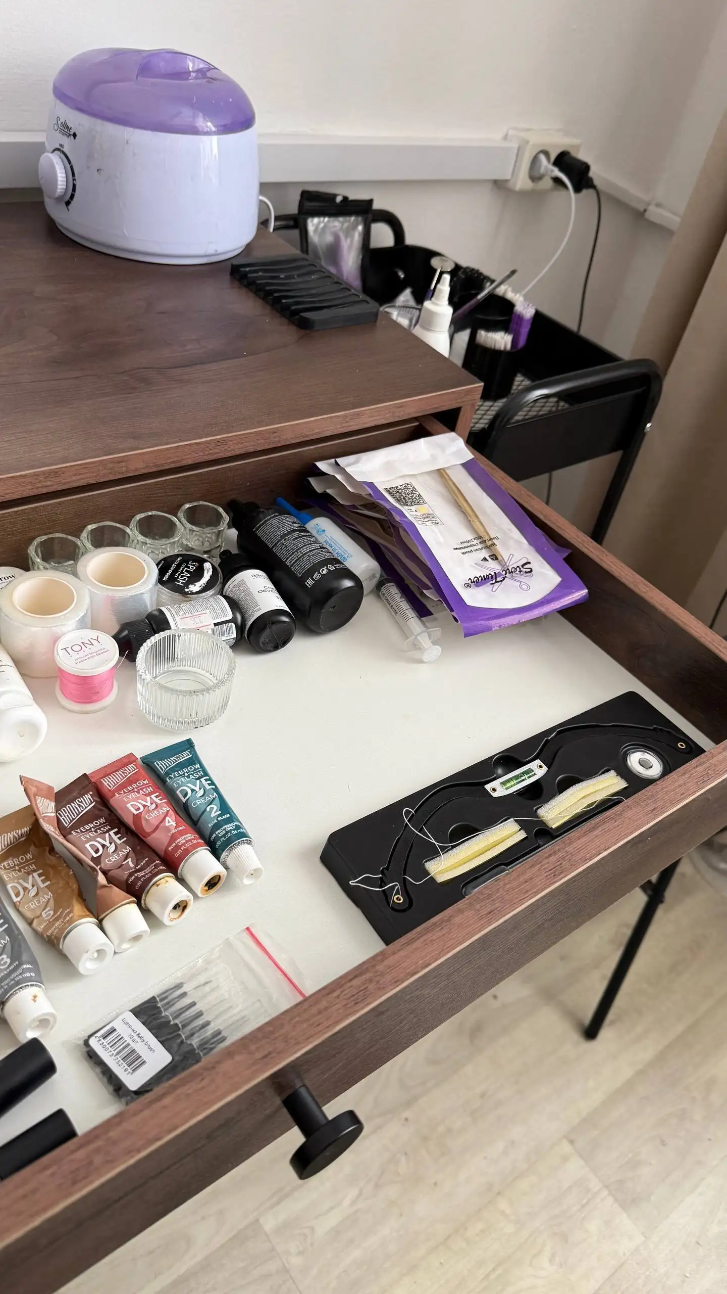 Продам туалетный столик, зеркало и сухожар - Барахолка в Чебоксары