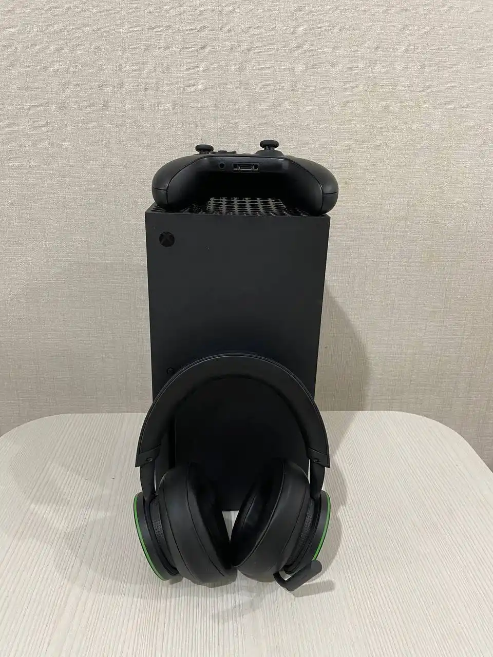 Продажа приставки X Box и наушников