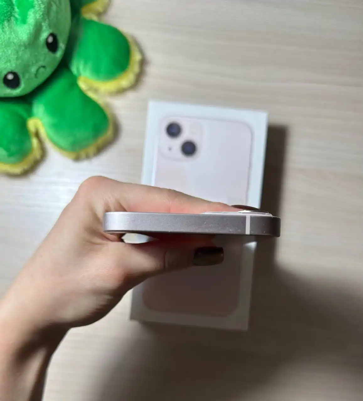 IPhone 13, 128gb Pink, требуется замена аккумулятора