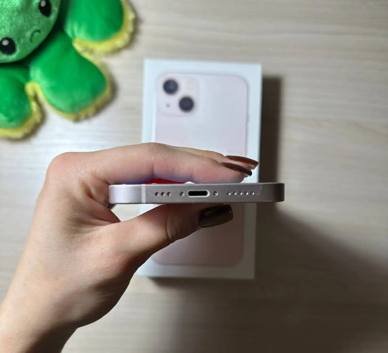 IPhone 13, 128gb Pink, требуется замена аккумулятора