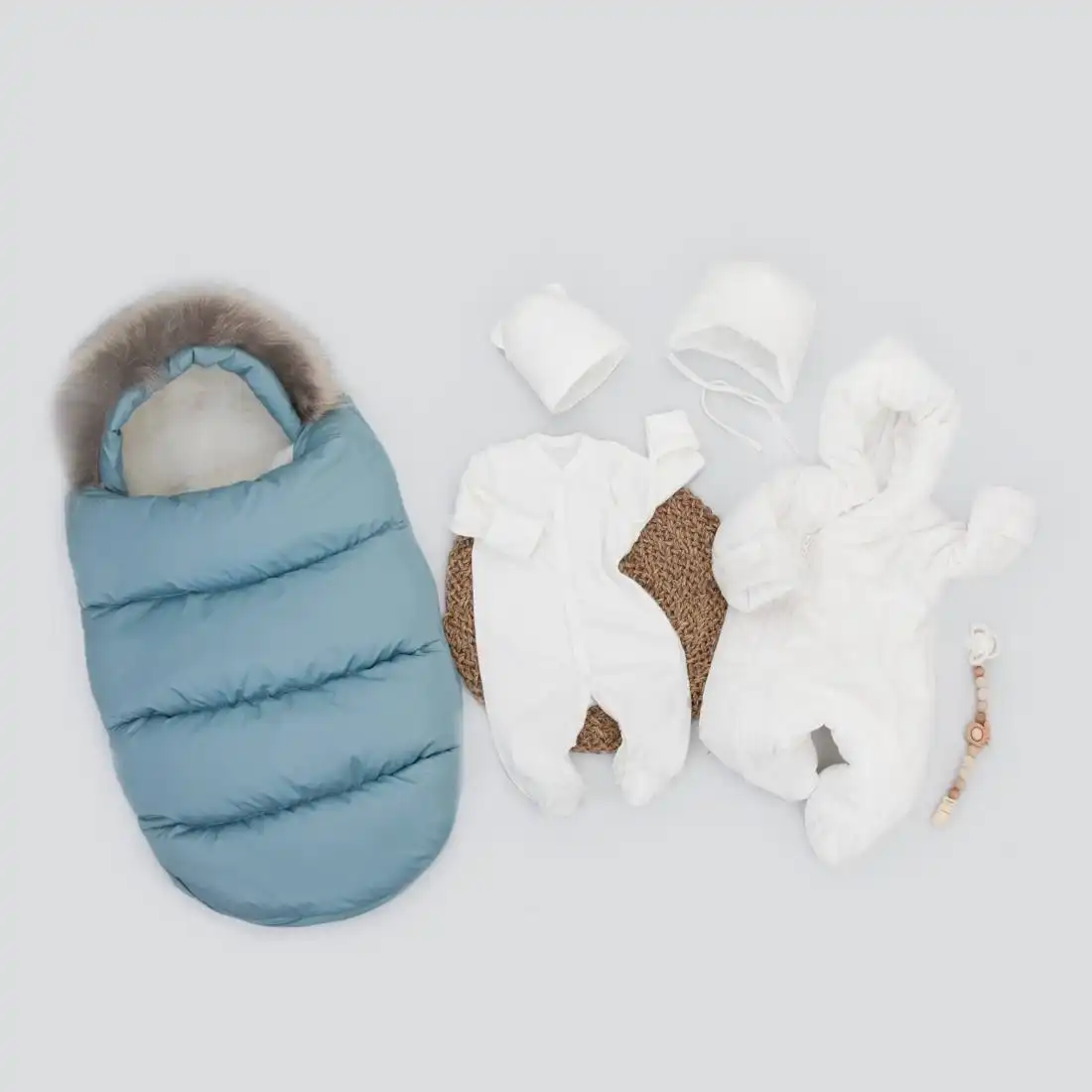 Теплый комплект для стильной выписки «Плюшевая Скандинавия» с коконом на овчине