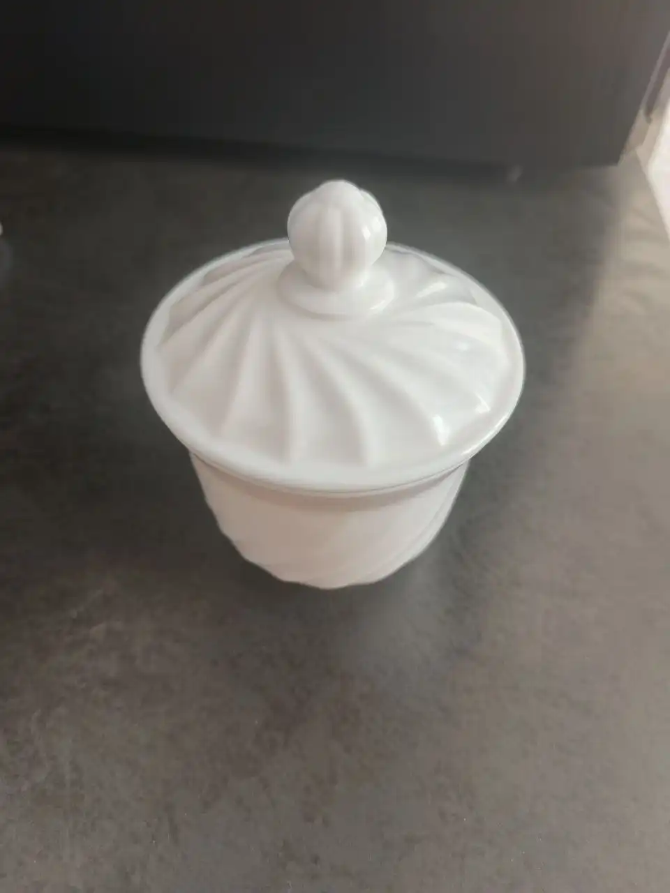 Тарелки LUMINARC и кухонная утварь