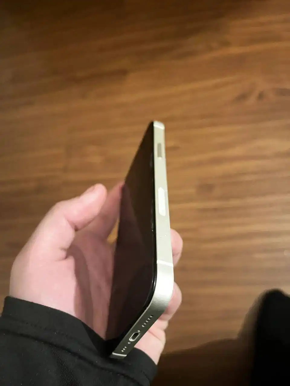 iPhone 12 128GB с битым стеклом и чехлами