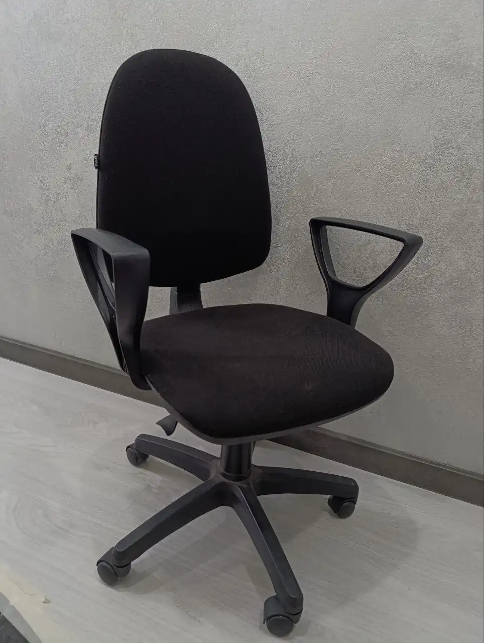 Кресло офисное регулируемое - Мебель (Для дома и дачи) в Уфа