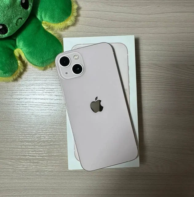 IPhone 13 128gb Pink с заменой аккумулятора - Наушники в Уфа
