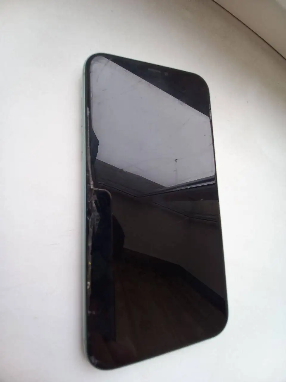 iPhone 11 64 ГБ с повреждениями - Смартфоны (Электроника) в Уфа