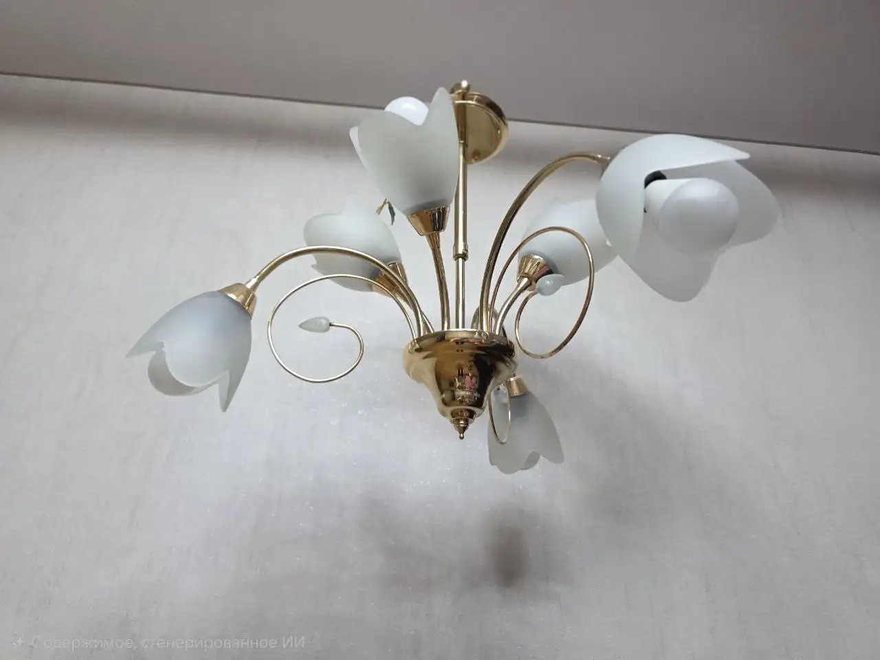 Продам потолочную люстру с 6 лампочками Е14 - Освещение (Для дома и дачи) в Уфа