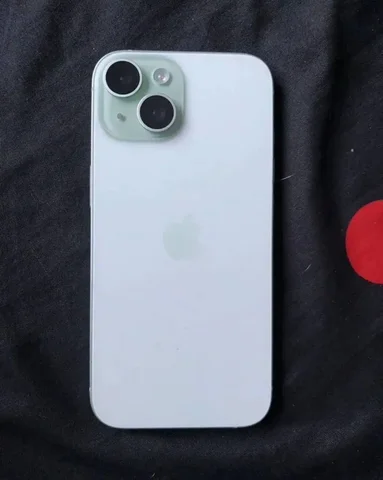 Продам iPhone 15 128gb в отличном состоянии - Мониторы в Уфа