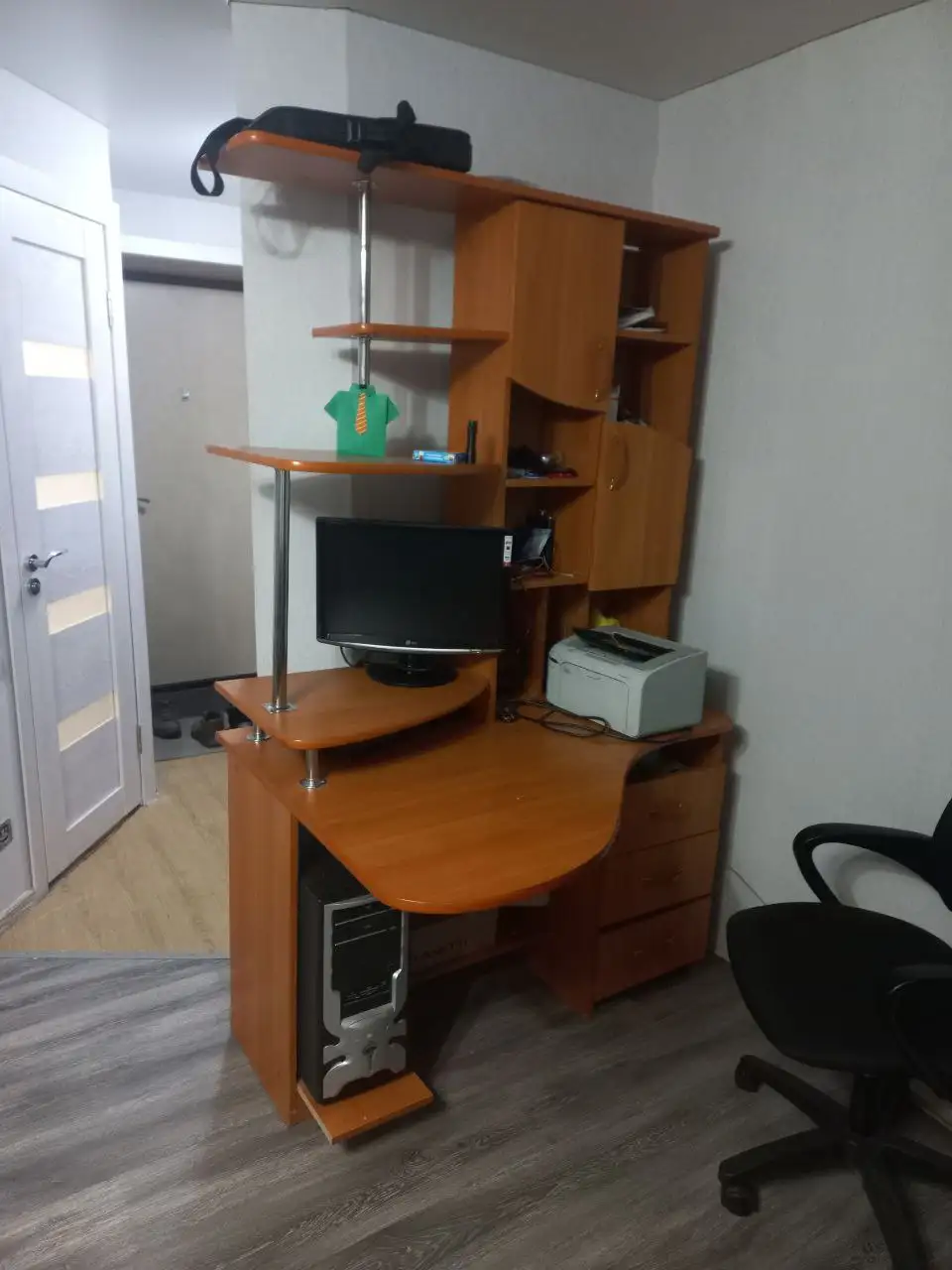 Продажа компьютерного стола и дивана в Уфе - Мебель (Для дома и дачи) в Уфа